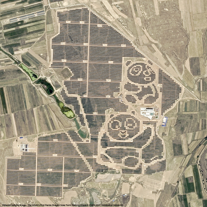 Pléiades卫星图像 - 世界上第一个熊猫形状太阳能电场